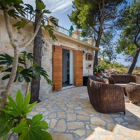 House Vesna Kupinova Сasa de vacaciones Milna (Brac)