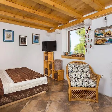 House Vesna Kupinova Holiday home Milna (Brac)