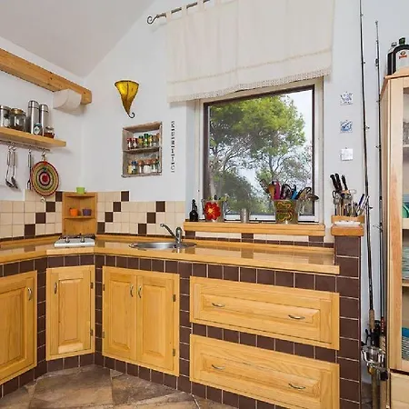 House Vesna Kupinova Milna (Brac)
