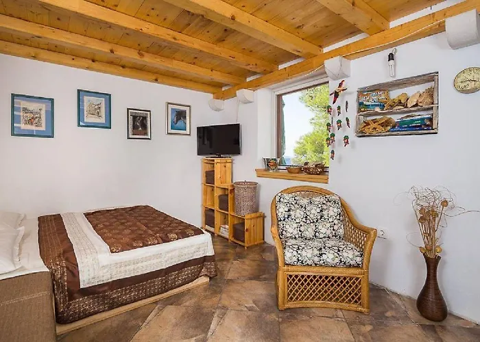 House Vesna Kupinova Сasa de vacaciones Milna (Brac)